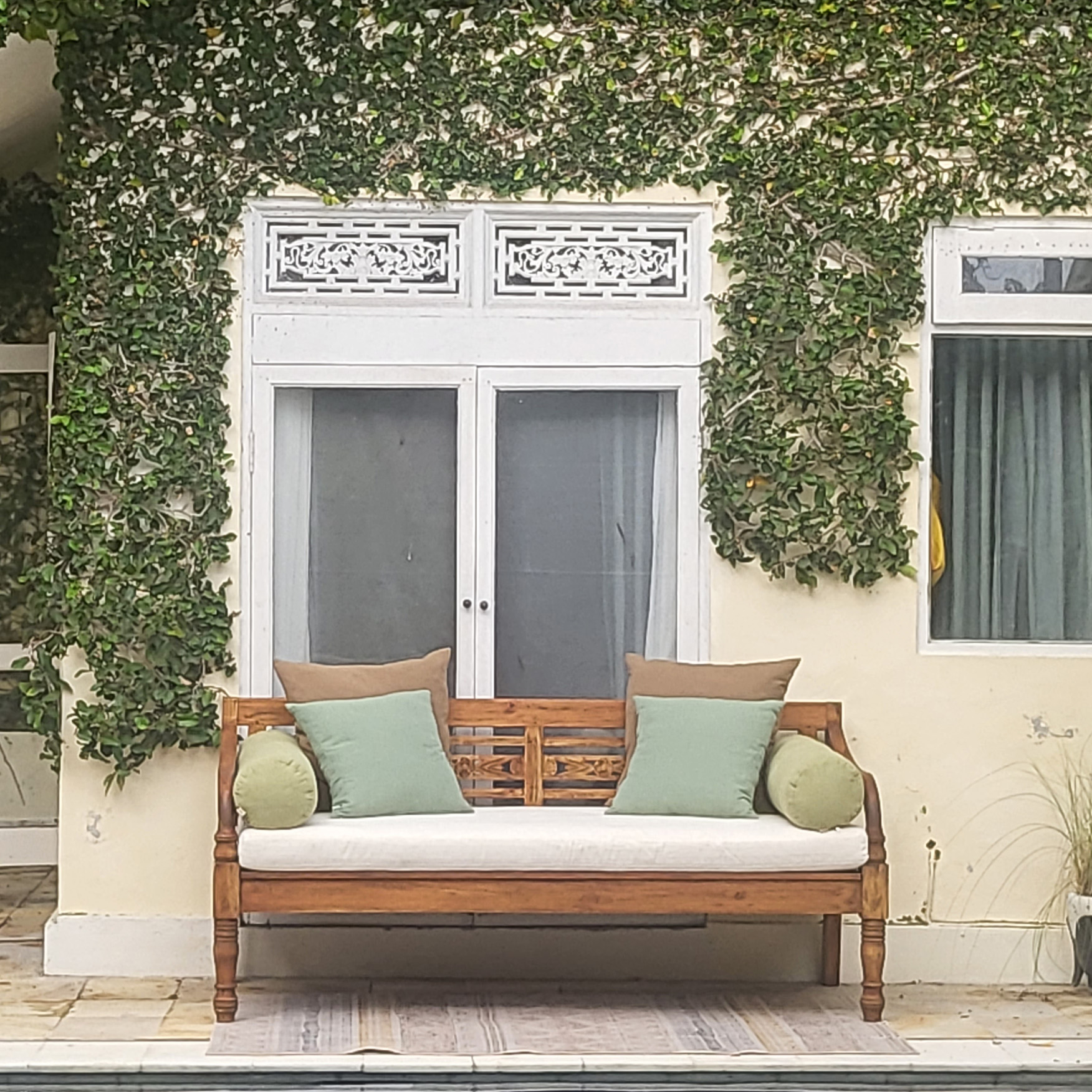 Daybed SILENCE | Holz antik natur | mit Polstern
