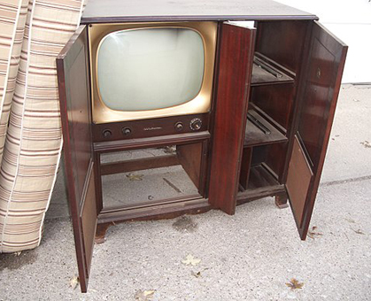 RCA_Victor_TV_cabinet