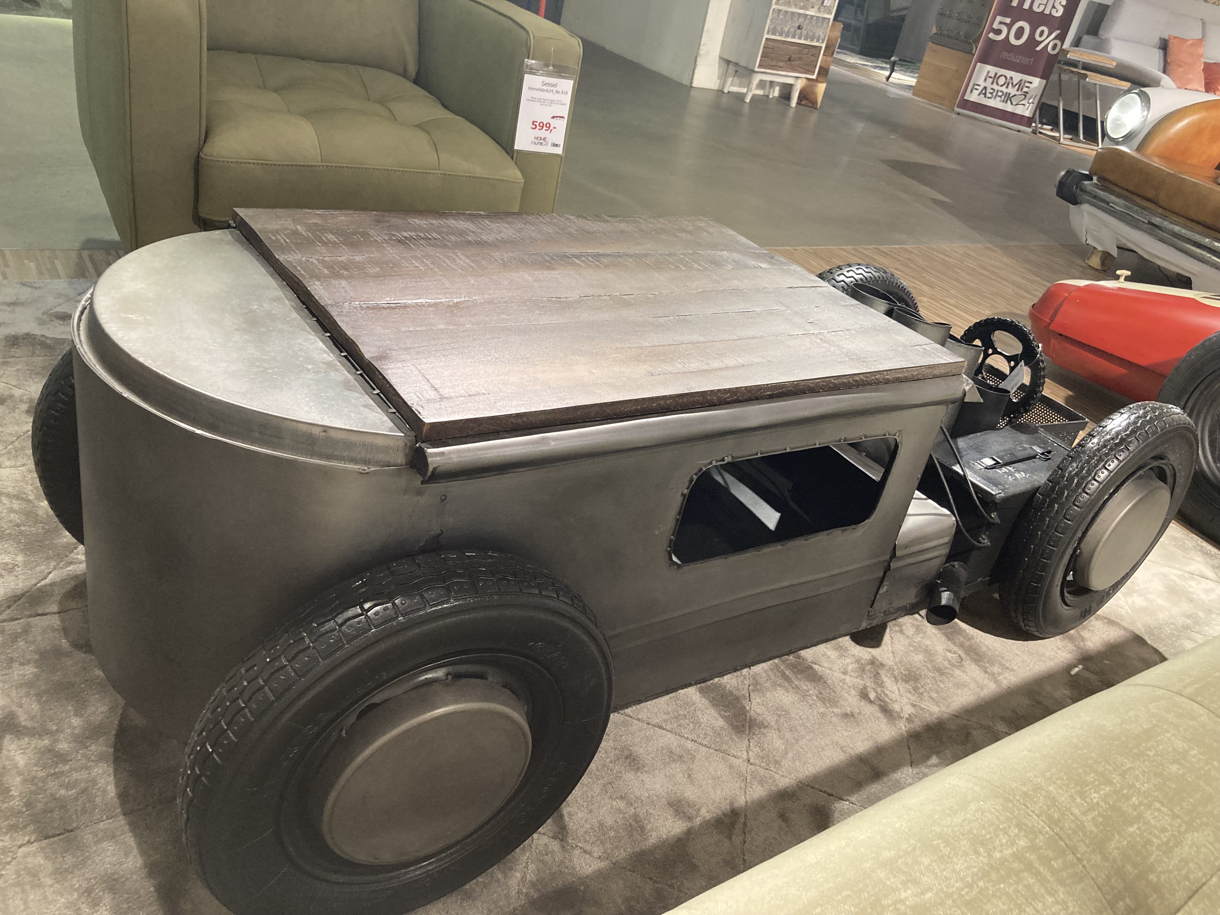Couchtisch CAR | Metall/Mangoholz | auf 4 echten Rädern mit einer Tür als Fantasy-Vintage Modell