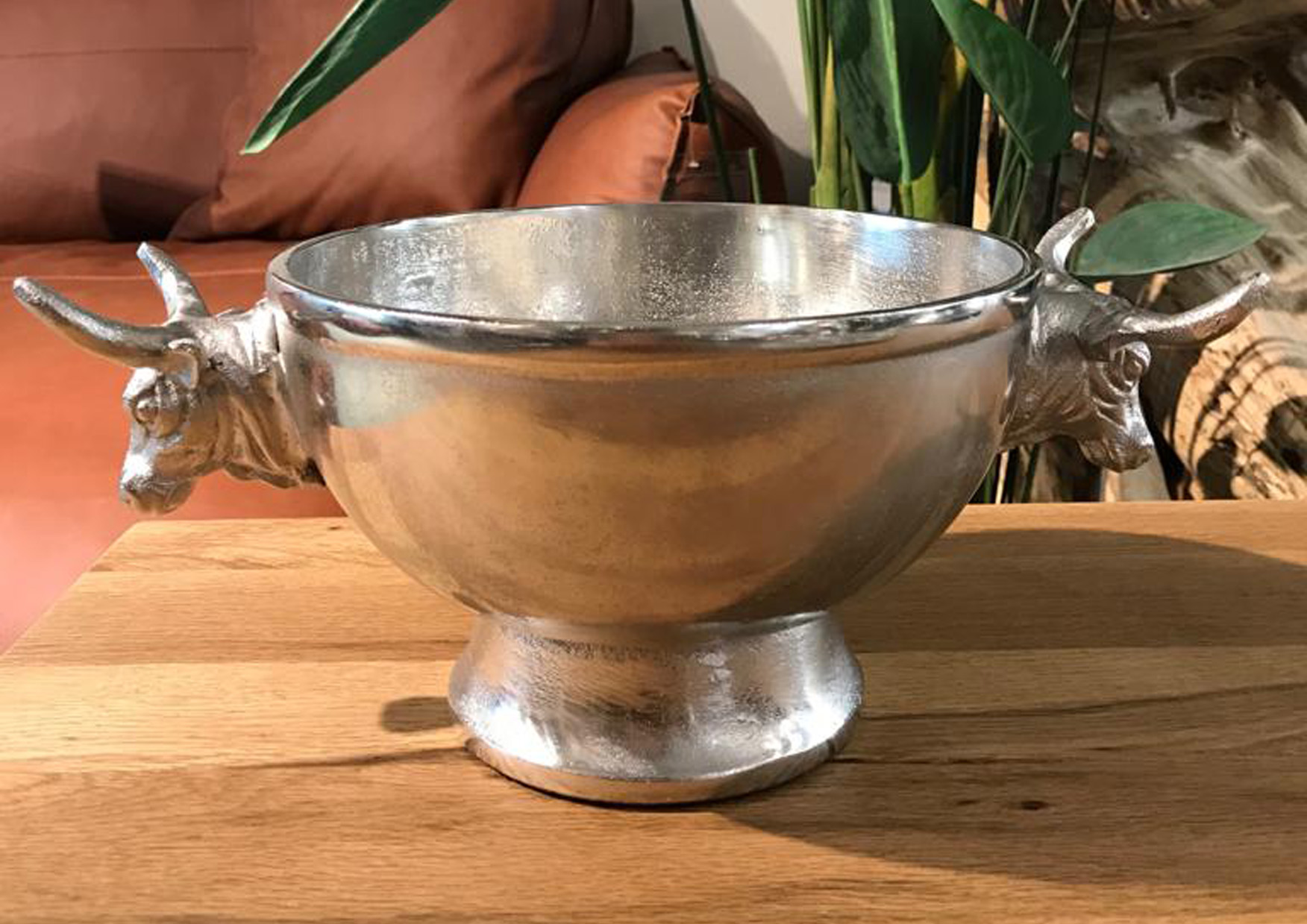 Schale / Deko-Schale mit Stierköpfen, groß | Aluminium natur vernickelt | 40 cm / 14 cm hoch